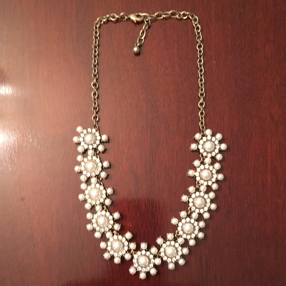 Elegant Gold and White Floral Necklace